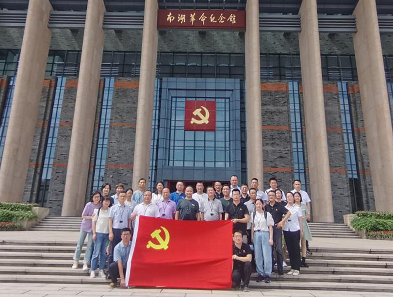 双赢集团组织开展红色教育活动